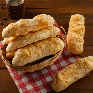 Quitutes mineiros congelados Pão de queijo artesanal Pão de queijo direto da fábrica Quitutes mineiros congelados Pão de queijo no atacado Pão de queijo com parmesão