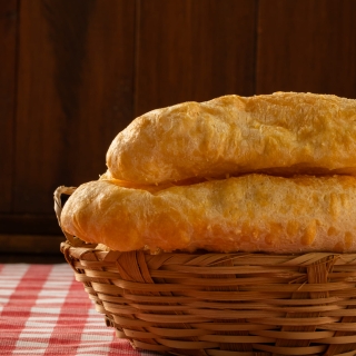 Pão de queijo direto da fábrica Pão de queijo no atacado Pão de queijo com parmesão Pão de queijo direto da fábrica Salgados congelados para revenda Quitutes mineiros congelados